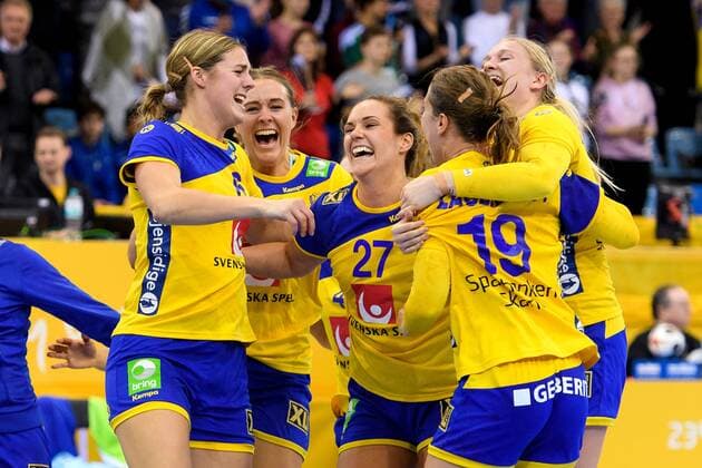 171208 Swedens Carin Strömberg Johanna Westberg Sabina Jacobsen and Hanna Blomstrand are celebrating the match between Norway and Sweden during the World Cup on 8 December 2017 in Bietigheim Bissingen  Copyright: CARLxSANDIN BB171208CS135