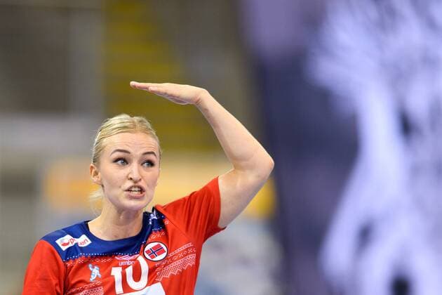 171208 Norways Stine Bredal Oftedal in the match between Norway and Sweden during the World Cup on 8 December 2017 in Bietigheim Bissingen  Copyright: CARLxSANDIN BB171208CS145