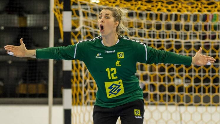 Goalkeeper Barbara Arenhart Brazil Brazil 12 Complain complain complain complains Handball Women World Cup Brazil Montenegro xobx