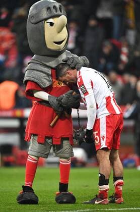 Soccer Men 2 Bundesliga Season 2017 2018 17 Round 1 FC Union Berlin SG Dynamo Dresden v M Mascot Ritter Keule 1 FC Union Marc Torrejon 1 FC Union Berlin Disappointment after the Match 9 12 2017 Copyright: xMatthiasxKochx