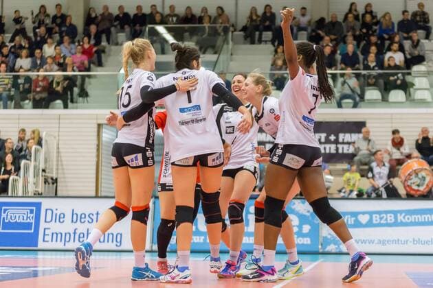 Jubel celebration at Black White Erfurt SWE Volleyball 1 Bundesliga Women Black White Erfurt VfB 91 Suhl Lotto Thuringia xprx
