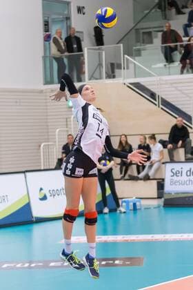 Evyn Kaelee McCoy Black White Erfurt 14 indicating Volleyball 1 Bundesliga Women Black White Erfurt VfB 91 Suhl Lotto Thuringia xprx