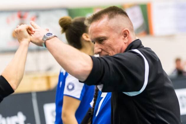 Han Abbing VfB Suhl coach cheering celebration over the victory Volleyball 1 Bundesliga Women Black White Erfurt VfB 91 Suhl Lotto Thuringia xprx
