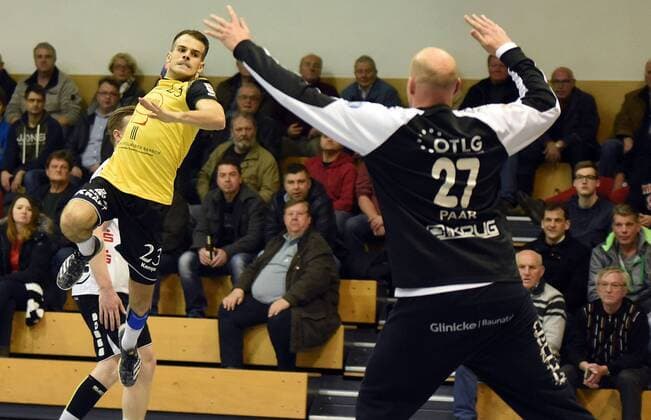 09 12 2017 xpsx Handball 3 Liga SG Brucköbel GSV Eintracht Baunatal v l Jonas Heuer Bruchköbel Constantin Paar Baunatal Bruchköbel Hessen Germany