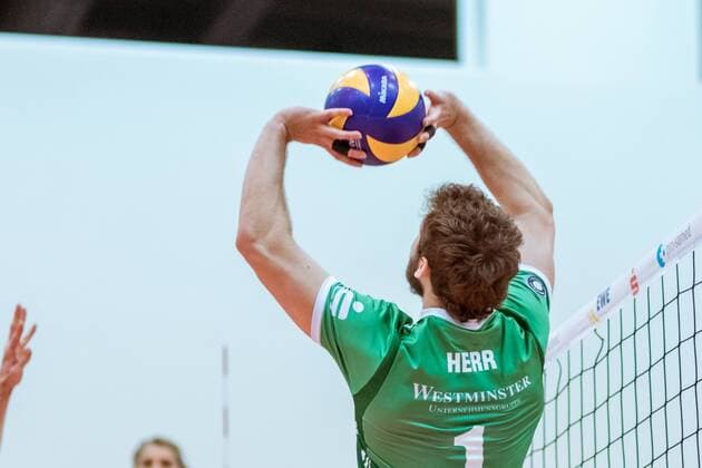 Passing Luke Thomas A HERR 1 Netzhoppers 09 12 2017 Netzhoppers SolWo Königspark KW Bestensee Berlin Recycling Volleys Volleyball Bundesliga League match Königs Wusterhausen Landkost Arena
