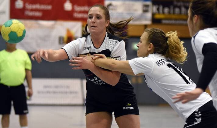 09 12 2017 xpsx Handball Women District Oberliga SG Bruchköbel II HSG Dietzenbach v Nadine Seitel Dietzenbach Bruchköbel Hessen Germany