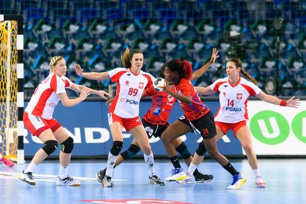 Handball, WM Damen, Polen - Angola 2017.12.10 Lipsk Pilka Reczna Mistrzostwa Swiata Niemcy 2017 Puchar Prezydenta Polska - Angola N z Kinga Achruk Foto Pawel Andrachiewicz PressFocus 2017.12.10 Lipsk Handball 23rd Women s World Championship WM Weltmeisterschaft 2017 President s Cup Poland - Angola Kinga Achruk Credit: Pawel Andrachiewicz PressFocus NEWSPIX.PL --- Newspix.pl FRANCE OUT!  20171210_PF_PA498