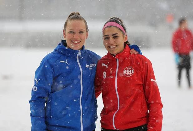 10 12 2017 xcex Germany Frankfurt Football Womens Football Alliance Women Bundesliga Season 2017 2018 1 FFC Frankfurt vs. SGS Essen heavy snow Canceled game Margarita Gidion Frankfurt and Manjou Wilde Essen