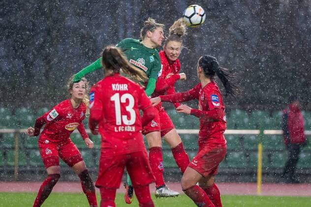 Lisa Marie Scholz SV Werder Bremen 7 in header Fought with Kristina Hild 1 FC Köln 27 Soccer Allianz Women Bundesliga SV Werder Bremen 1 FC Köln xobx