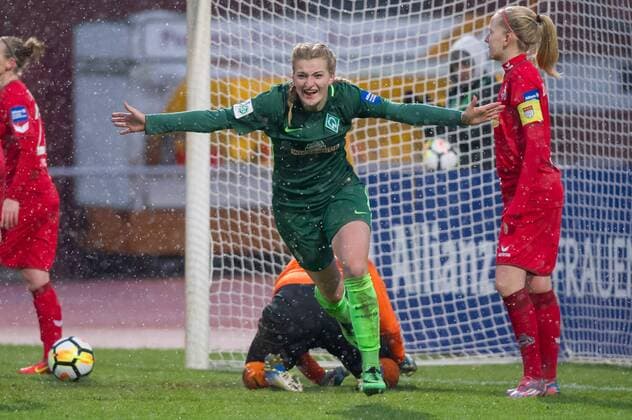 Goalkeeper Verena Volkmer SV Werder Bremen 16 with goal cheering Jubel Delighted Going to the top of the Match Bundesliga SV Werder Bremen 1 FC Köln xobx