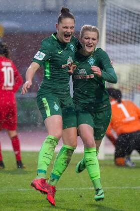 v left Giovanna Hoffmann SV Werder Bremen 17 and Torschützin Verena Volkmer SV Werder Bremen 16 with goal celebrations Jubel Freude über die Goal to the 2 0 Soccer Allianz Women Bundesliga SV Werder Bremen 1 FC Köln xobx