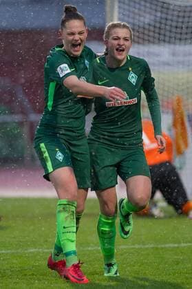 v left Giovanna Hoffmann SV Werder Bremen 17 and Torschützin Verena Volkmer SV Werder Bremen 16 with goal celebrations Jubel Freude über die Goal to the 2 0 Soccer Allianz Women Bundesliga SV Werder Bremen 1 FC Köln xobx