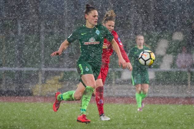 Giovanna Hoffmann SV Werder Bremen 17 on the ball Action Action Soccer Allianz Women Bundesliga SV Werder Bremen 1 FC Köln xobx