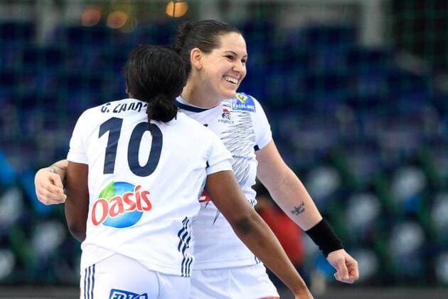 171210 Frances Grace Zaadi and Alexandra Lacrabere rejoice after the finals finals between Hungary and France during the World Cups World Cup on December 10, 2017 in Leipzig  Copyright: CARLxSANDIN BB171210CS015