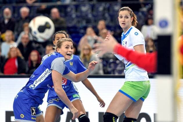 171210 Swedens Isabelle Gullden during the finals final between Sweden and Slovenia during the World Cups World Cup on December 10, 2017 in Leipzig  Copyright: CARLxSANDIN BB171210CS048