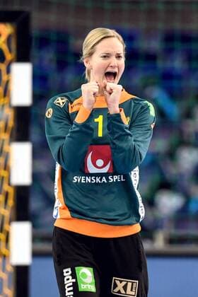 171210 Swedens malady Johanna Bundsen commends the finals finals between Sweden and Slovenia during the World Cup on December 10, 2017 in Leipzig  Copyright: CARLxSANDIN BB171210CS054