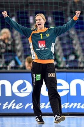 171210 Swedens malady Johanna Bundsen commends the finals finals between Sweden and Slovenia during the World Cup on December 10, 2017 in Leipzig  Copyright: CARLxSANDIN BB171210CS055