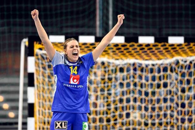 171210 Swedens Johanna Westberg rejoices in the finals finals between Sweden and Slovenia during the World Cup on December 10, 2017 in Leipzig  Copyright: CARLxSANDIN BB171210CS059