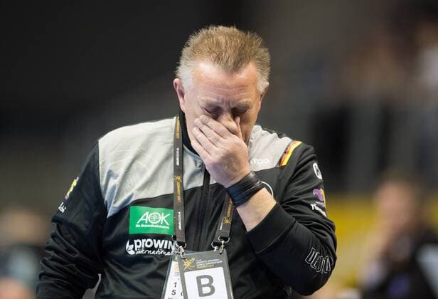 Head coach Michael Biegler GER Eighth-final Germany Denmark in Magdeburg on 10 12 2017 Handball 23 Women Handball World Cup in Germany 2017