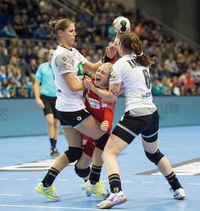 vl Xenia Smits 11 GER Lotte Grigel 14 DEN Jenny Karolius 6 GER Round of 16 Germany Denmark in Magdeburg on 10 12 2017 Handball 23 Women Handball World Cup in Germany 2017