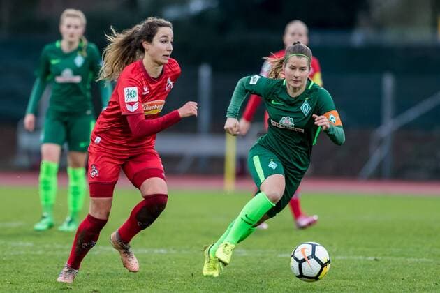 v left Julia Arnold 1 FC Köln 31 and Marie Louise Eta SV Werder Bremen 6 in running duel Soccer Allianz Women Bundesliga 1 FC Köln SV Werder Bremen xdgx