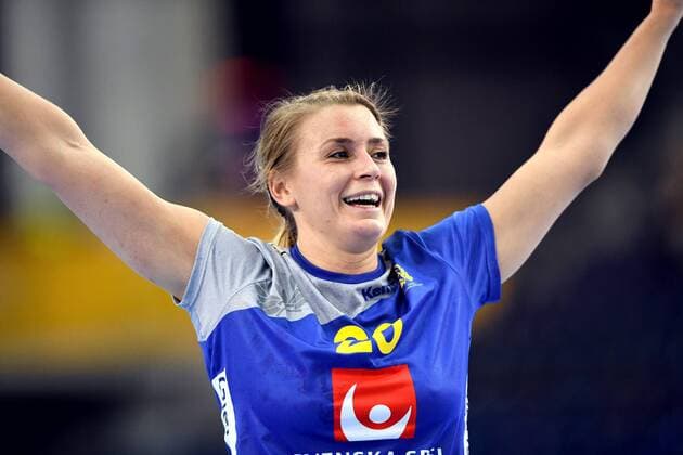 171210 Swedens Isabelle Gullden celebrates the finals finals between Sweden and Slovenia during the World Cup World Cup on December 10, 2017 in Leipzig  Copyright: CARLxSANDIN BB171210CS086