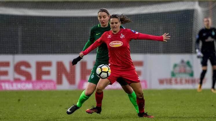 v left Katharina Schiechtl SV Werder Bremen 9 and Amber Hearn 1 FC Köln 10 in duel duel tackle Soccer Allianz Women Bundesliga 1 FC Köln SV Werder Bremen xdgx