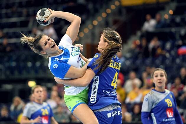 171210 Slovenias Neli Irman and Swedens Olivia Mellegard during the finals final between Sweden and Slovenia during the World Cups World Cup on December 10, 2017 in Leipzig  Copyright: CARLxSANDIN BB171210CS090