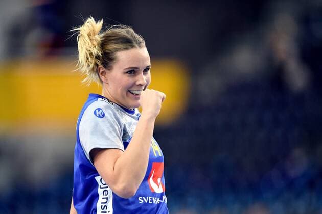 171210 Swedens Johanna Westberg rejoices in the finals finals between Sweden and Slovenia during the World Cup on December 10, 2017 in Leipzig  Copyright: CARLxSANDIN BB171210CS092