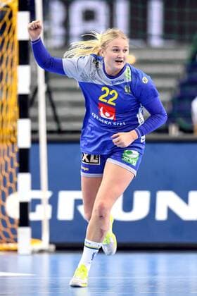 171210 Swedens Hanna Blomstrand commends the finals finals between Sweden and Slovenia during the World Cup on December 10, 2017 in Leipzig  Copyright: CARLxSANDIN BB171210CS096