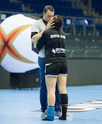 After the match Former handball national player Dominik Klein kisses his wife and national player Isabell Klein 3 GER Round of 16 Germany Denmark in Magdeburg on 10 12 2017 Handball 23 Womens Handball World Cup in Germany 2017