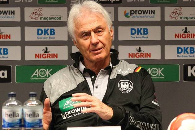 DHB Press Conference after the World Cup Out of 11 12 2017 23rd IHF Women s Handball World Championship Germany 2017 Round of 16 Womens World Cup Womens Round of 16 The day after the World Cup Germany in the Round of 16 against Denmark Press Conference at the Lindner Hotel Leipzig The day after Germany exit the World Championship prematurely against Denmark press conference In the picture Wolfgang Sommerfeld Sports Director DHB xjkx