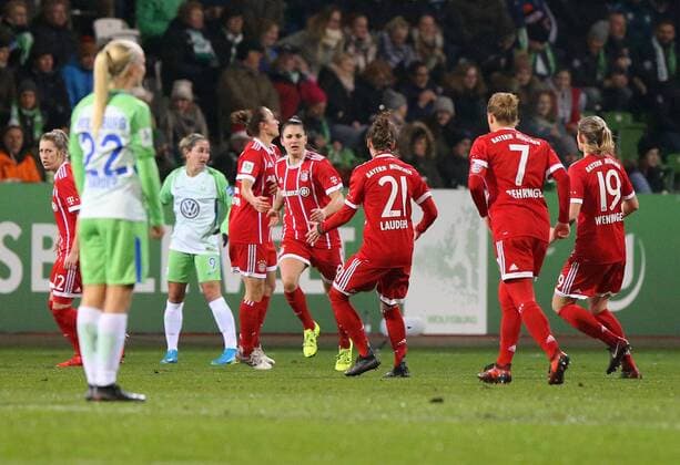 VfL vs Bayern Women Wolfsburg 11 12 2017 FOOTBALL VfL Wolfsburg vs FC Bayern Munich 1 Allianz Women Bundesliga Season 2017 18 Image shows Jovana Damnjanovic FC Bayern Muenchen cheers with the team for their goal to 2 1 Wolfsburg