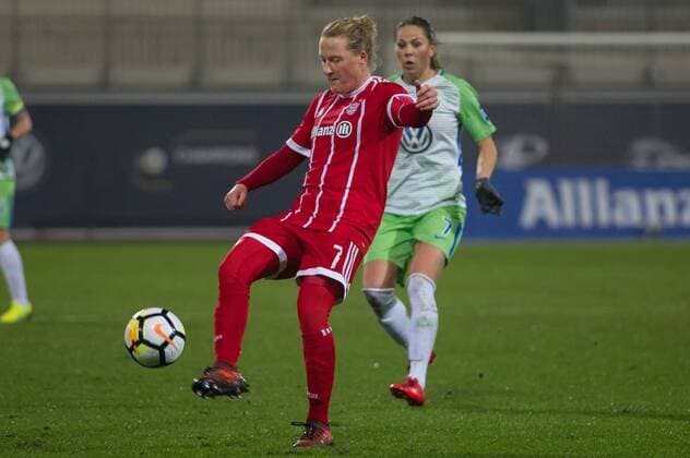 Melanie Behringer FC Bayern Munich 7 on the ball Action Action Football Alliance Women Bundesliga VfL Wolfsburg FC Bayern Munich xobx