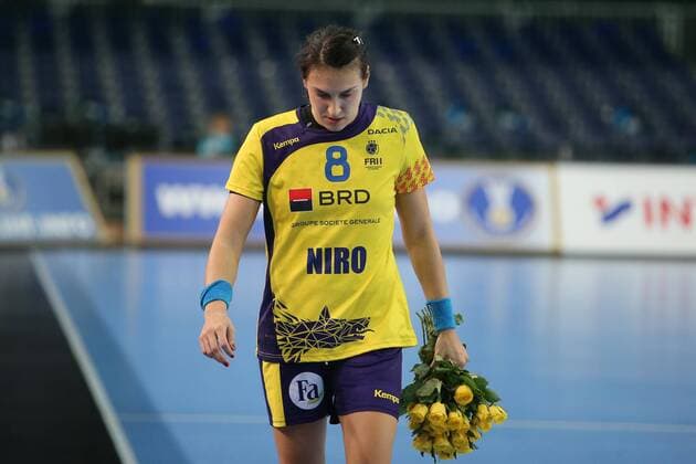 Romania Czech Republic Handball Women World Cup Leipzig 11 12 2017 Arena Leipzig World Cup 2017 Handball Women Round of 16 Romania ROU vs Czech Republic CZE 27 28 17 14 Pictured 3 times world handball player Cristina Georgiana NEAGU 8 Romania is disappointed after the defeat