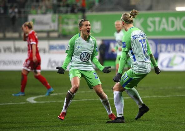 VfL vs Bayern Women Wolfsburg 11 12 2017 FOOTBALL VfL Wolfsburg vs FC Bayern Munich 1 Allianz Women Bundesliga Season 2017 18 Picture shows Alexandra Popp VfL Wolfsburg cheers with Lara Dickenmann VfL Wolfsburg for their goal to 3 1 Wolfsburg