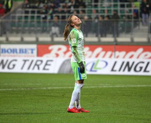 VfL vs Bayern Women Wolfsburg 11 12 2017 FOOTBALL VfL Wolfsburg vs FC Bayern Munich 1 Allianz Women Bundesliga Season 2017 18 Image shows Caroline Graham Hansen VfL Wolfsburg Wolfsburg