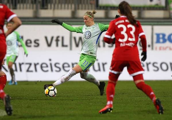 VfL vs Bayern Women Wolfsburg 11 12 2017 FOOTBALL VfL Wolfsburg vs FC Bayern Munich 1 Allianz Women Bundesliga Season 2017 18 Picture shows Alexandra Popp VfL Wolfsburg Wolfsburg