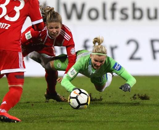 VfL vs Bayern Women Wolfsburg 11 12 2017 FOOTBALL VfL Wolfsburg vs FC Bayern Munich 1 Allianz Women Bundesliga Season 2017 18 Picture shows Alexandra Popp VfL Wolfsburg Wolfsburg