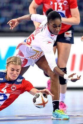 171211 Norways Veronica Egebakken Kristiansen and Spains Alexandrina Cabral Barbosa during the final final between Spain and Norway during the World Cups Handball December 11, 2017 in Leipzig  Copyright: CARLxSANDIN BB171211CS093
