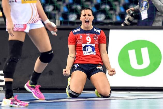 171211 Norways Nora Mork celebrates the finals finals between Spain and Norway during the World Cups World Cup on December 11, 2017 in Leipzig  Copyright: CARLxSANDIN BB171211CS097