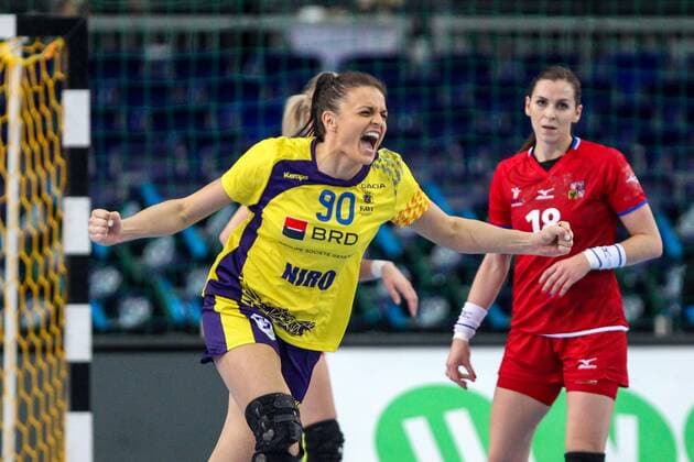 Leipzig 11 12 2017 Arena Leipzig World Cup 2017 Handball Women Round of 16 Romania ROU vs Czech Republic CZE 27 28 17 14 Pictured Ana Maria DRAGUT 90 Romania cheers