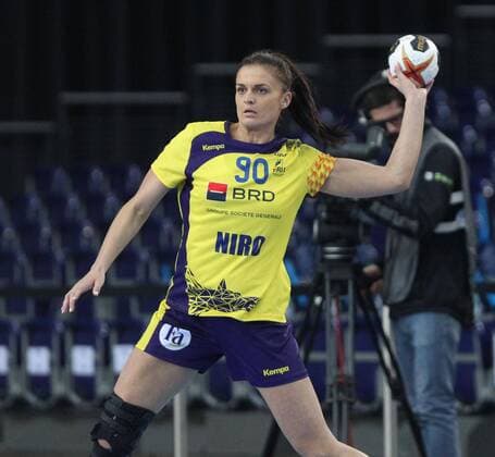 Leipzig 11 12 2017 Arena Leipzig World Cup 2017 Handball Women Round of 16 Romania ROU vs Czech Republic CZE 27 28 17 14 Pictured is Ana Maria DRAGUT 90 Romania