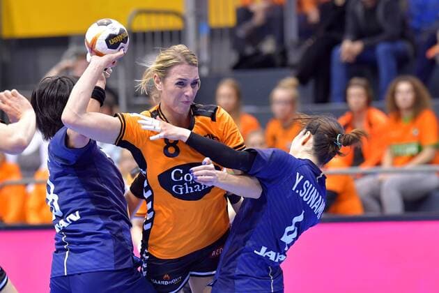 11-12-2017 HANDBAL:NEDERLAND-JAPAN:MAGDEBURG WK Handbal Dames 2017 1 8 finales, Nederland - Japan Lois Abbingh 8 NED Foto: Henk Seppen xVIxVIxImagesx xSoenarxChamidxsportfotografiexIVx 9549407