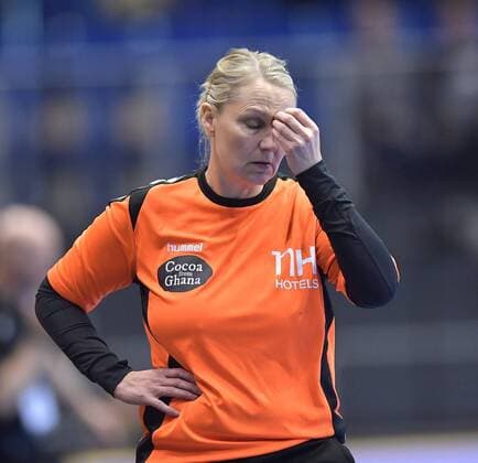 11-12-2017 HANDBAL:NEDERLAND-JAPAN:MAGDEBURG WK Handbal Dames 2017 1 8 finales, Nederland - Japan 26-24 nv coach Helle Thomsen NED Foto: Henk Seppen xVIxVIxImagesx xSoenarxChamidxsportfotografiexIVx 9549422