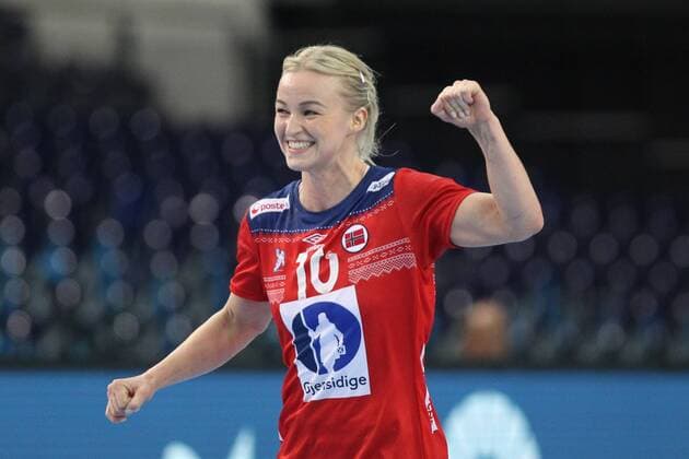 Leipzig 11 12 2017 Arena Leipzig World Cup 2017 Handball Women Eighth finals Spain ESP vs Norway NOR 23 31 10 13 Pictured Stine Bredal OFTEDAL 10 Norway cheers