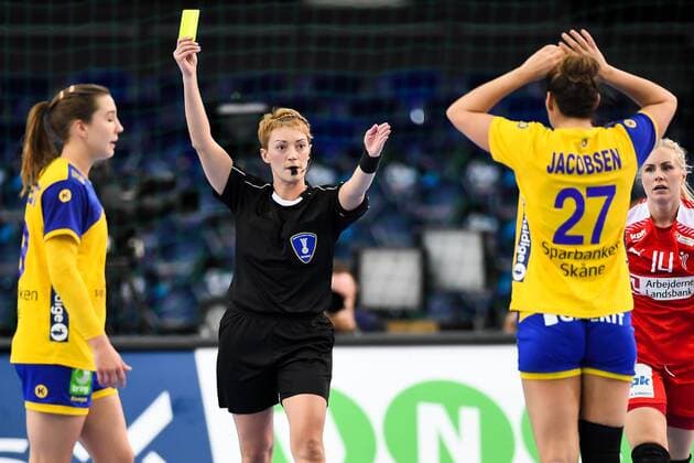 171212 Swedens Sabina Jacobsen wins yellow card in the quarterfinals between Sweden and Denmark during the World Cups World Cup on December 12, 2017 in Leipzig  Copyright: CARLxSANDIN BB171212CS033