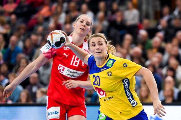 171212 Swedens Isabelle Gullden in the quarterfinals between Sweden and Denmark during the World Cups World Cup on December 12, 2017 in Leipzig  Copyright: CARLxSANDIN BB171212CS041