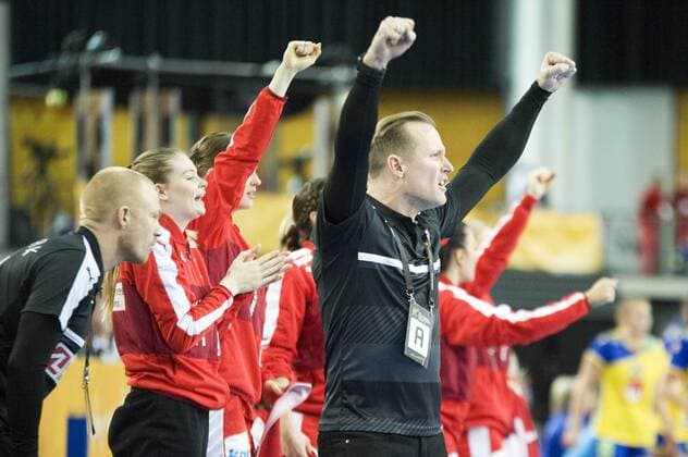 23 Womens Handball World Cup Womens Handball World Cup Round of 16 Sweden Denmark 12 12 2017 Cheers to the Danish team to coach Klavs Bruun Jorgensen re Leipzig Saxony Germany