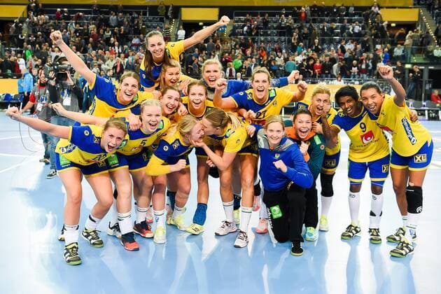 171212 Swedens players cheer for the quarterfinals between Sweden and Denmark during the World Cups World Cup on December 12, 2017 in Leipzig  Copyright: CARLxSANDIN BB171212CS072